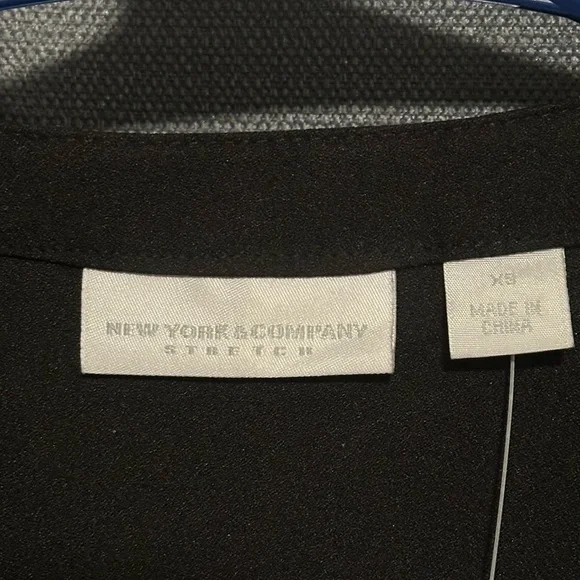 New York and Company NWT Sleeveless Dress with Pockets - Picture 3 of 6